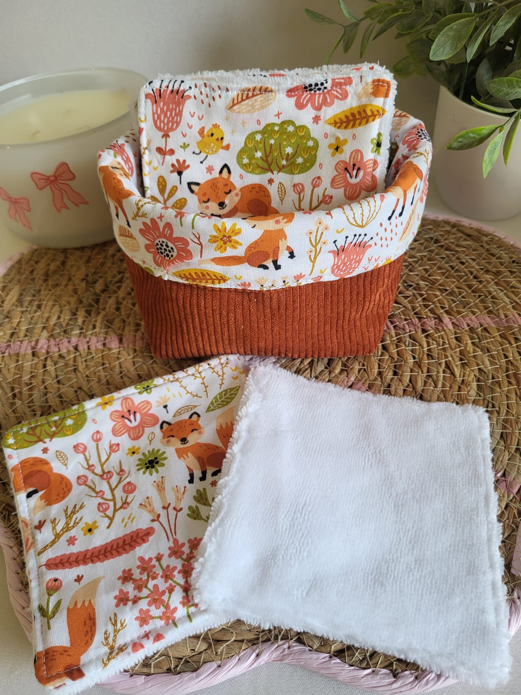 🦊 Panière en velours côtelé brique et motifs renards et ses 10 lingettes lavables en bambou