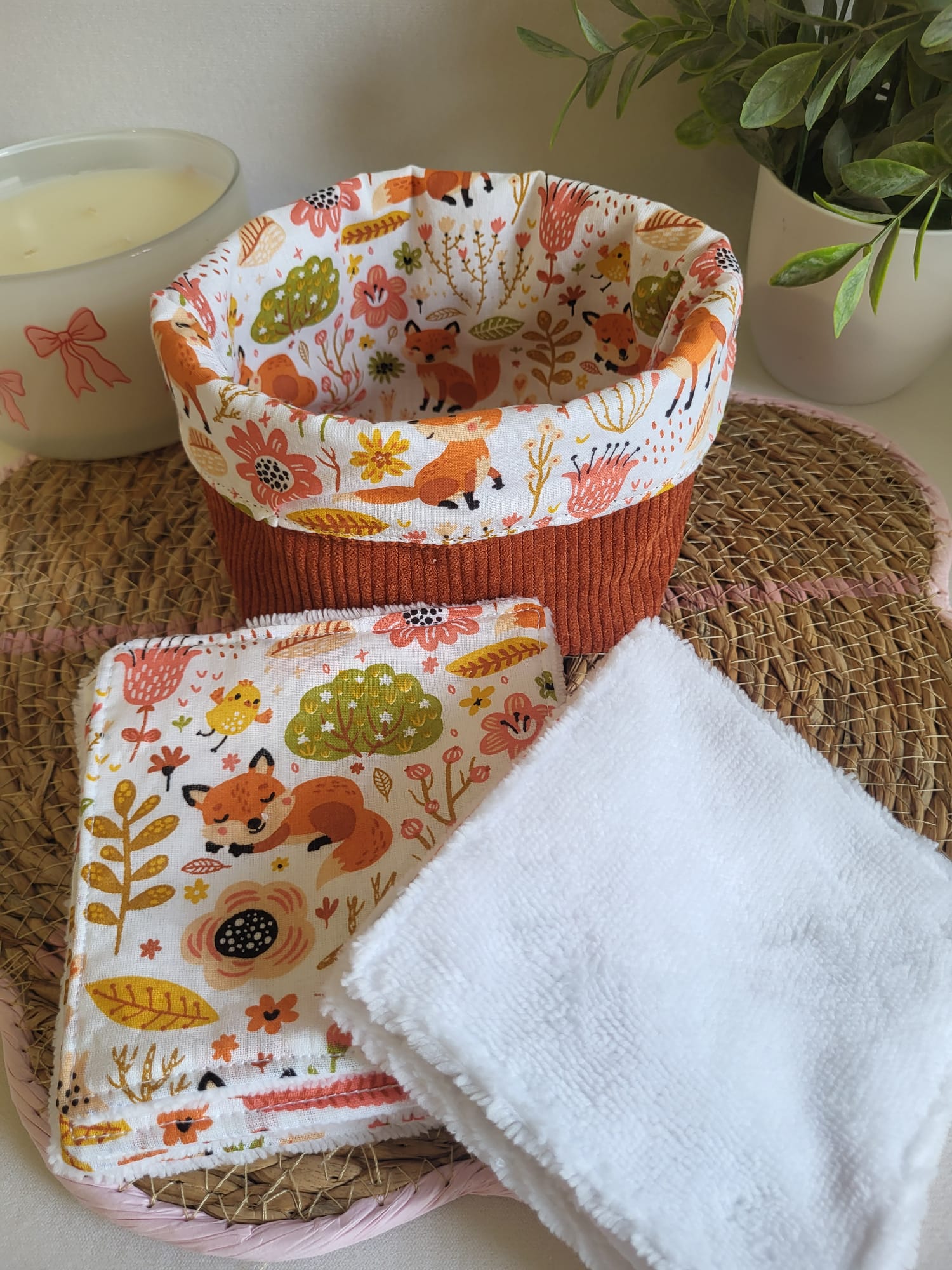 🦊 Panière en velours côtelé brique et motifs renards et ses 10 lingettes lavables en bambou